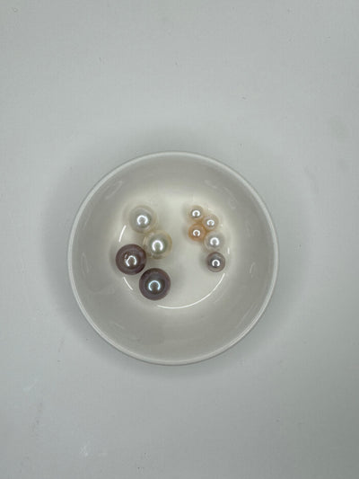 EDISON Pearl Oyster (Edison Pearls range from 10-12mm in size!)