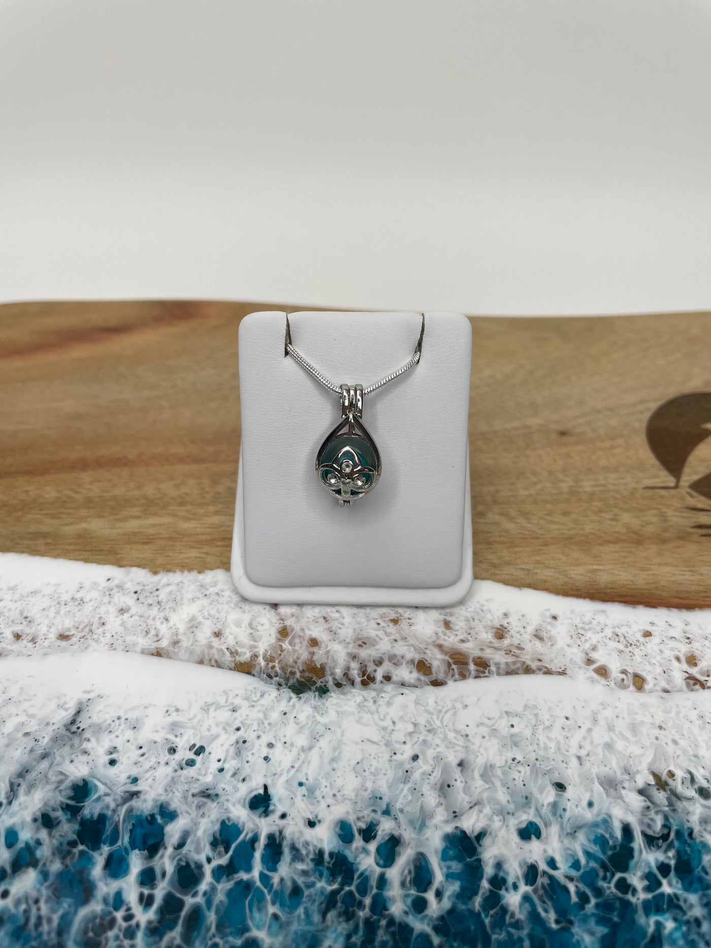 Keepsake Elegant Rain Drop Pendant